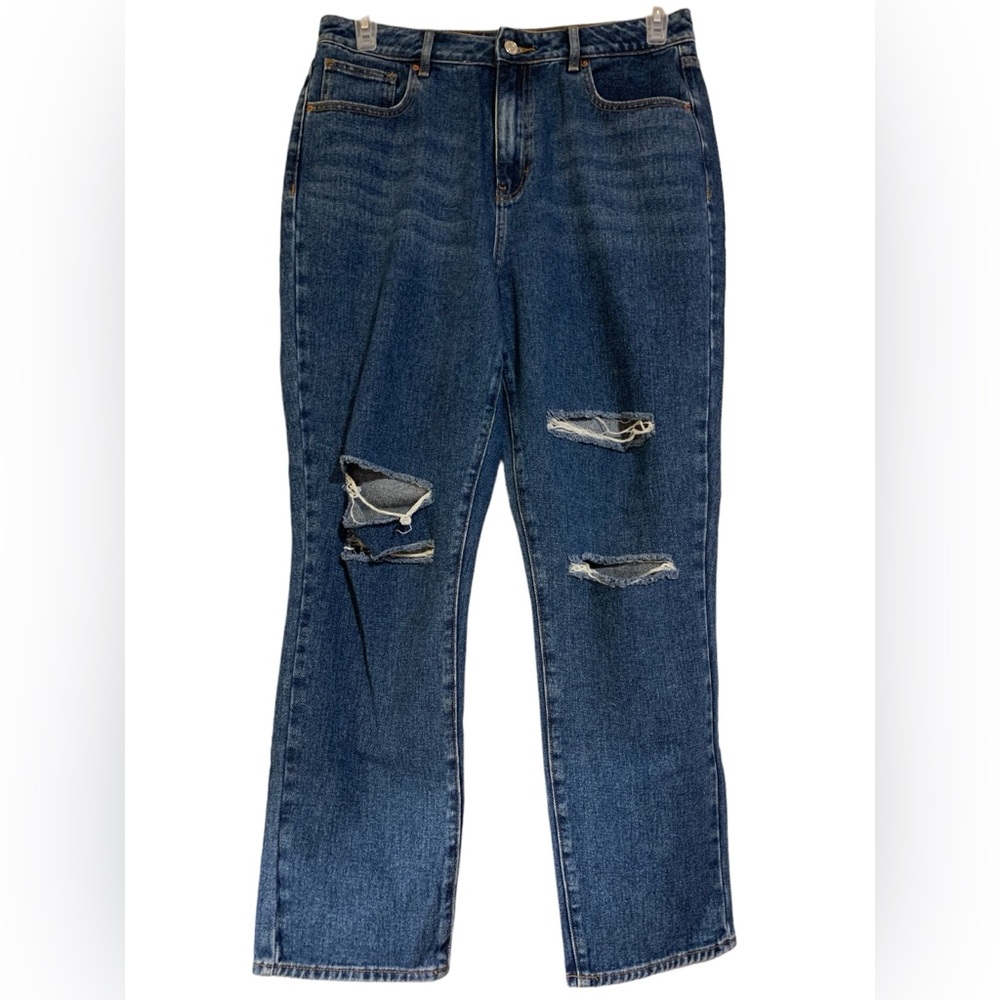 Pacsun Size 30 High waisted Ripped Mom Jeans flattering for every shape